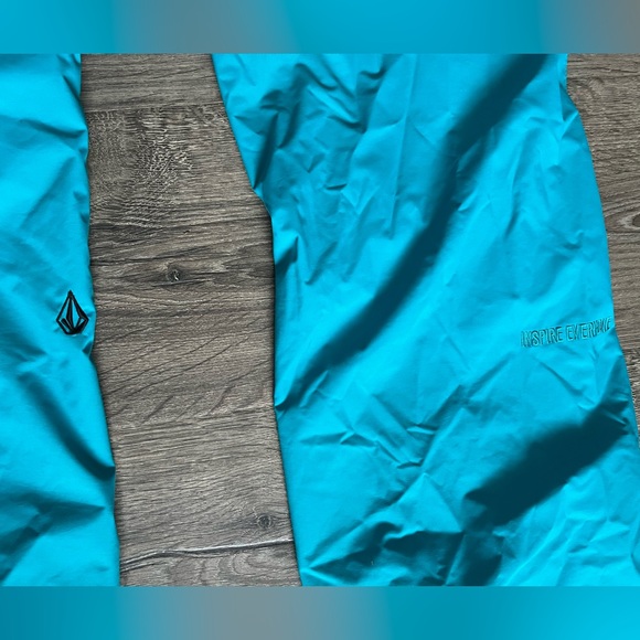 Volcom ‘Nimbus’ women’s snowboarding pants size small - Picture 7 of 7